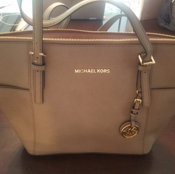 Michael Kors Handbags - Michael Kors Jet Set Tote Handbag